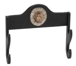 Vægholder – Træ med Emblem