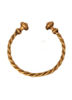 Snoet keltisk armring i bronze