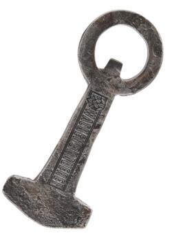 Flaskeåbner i form af Thors Hammer