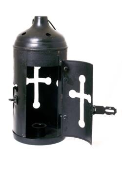 Stållanterne med kors