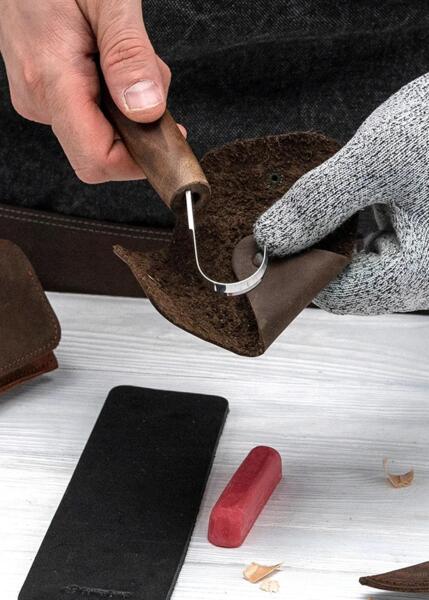 Luksus skeknivsæt med valnøddeskæfter