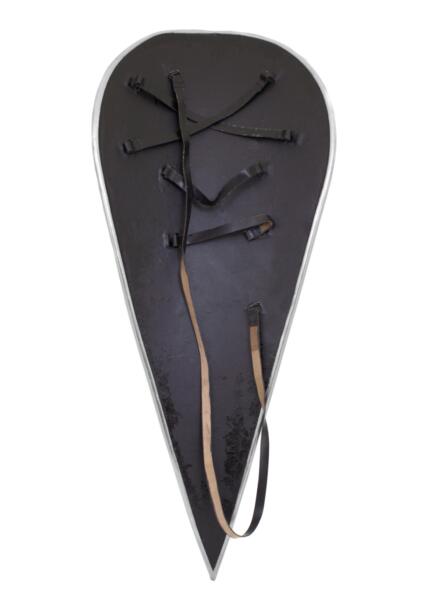 Normannisk Skjold med Kors i Stål