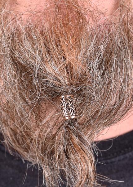 Skæg- og Hårperle med Keltiske Knuder