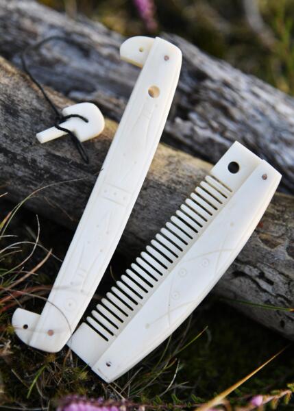 Middelalderkam i Ben med Etui – 12 cm