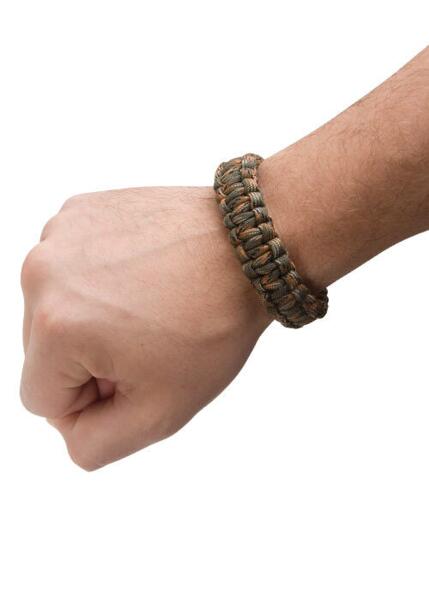Paracord survivalarmbånd