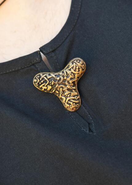 Trefliget vikingefibula i messing