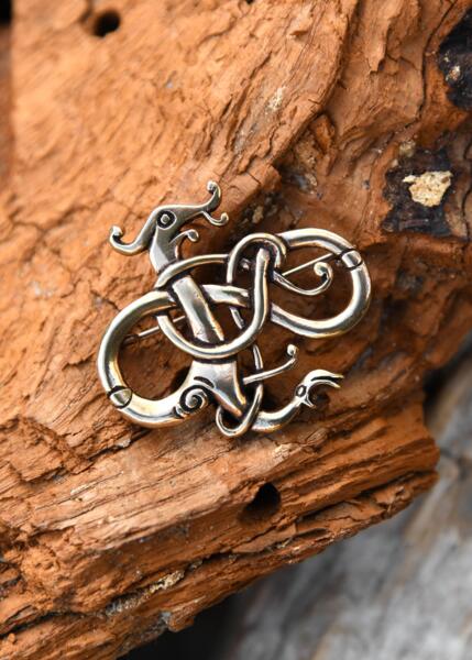 Vikingebroche med dragemotiv