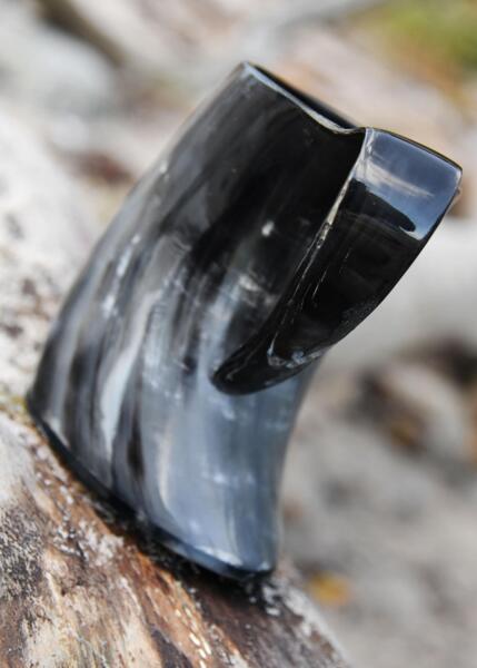 Stort ølkrus i ægte horn