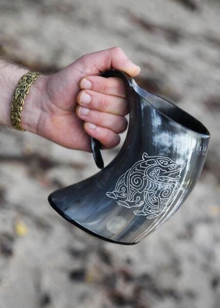 Stort ølkrus i ægte horn