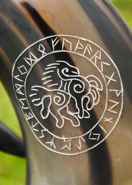 Stort ølkrus i ægte horn – Sleipnir