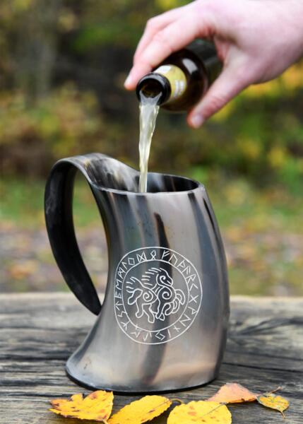 Stort ølkrus i ægte horn – Sleipnir