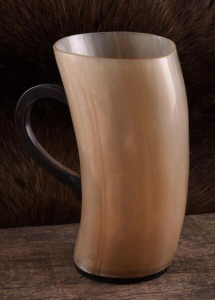 Lille ølkrus i ægte horn med hank