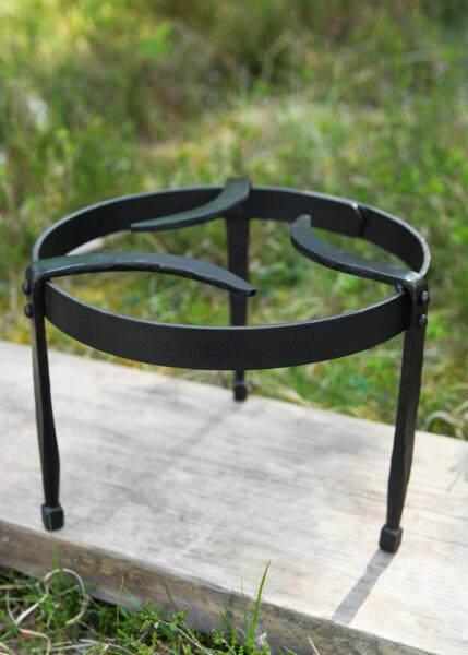 Middelalder trefod til bål