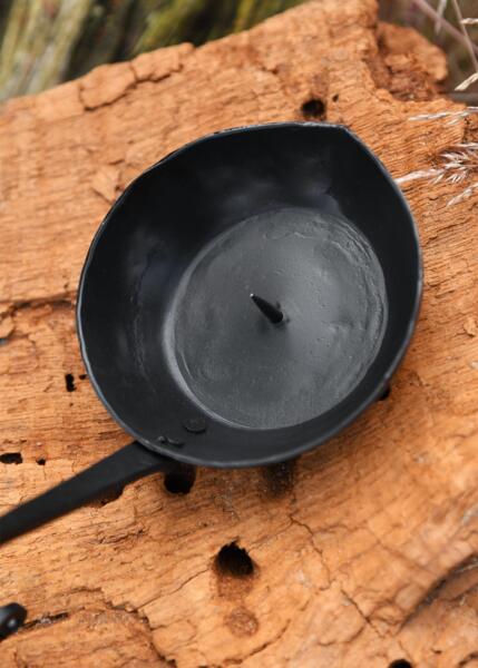 Lysestage i smedejern