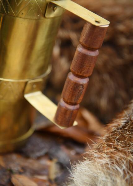 Messinglanterne med hornvindue