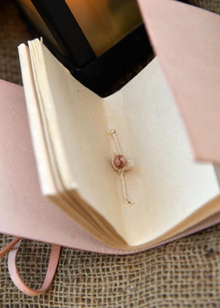 Lille notesbog med læderomslag