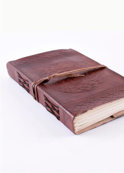 Læderdagbog med keltisk symbol