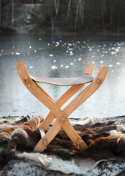 Middelalder foldestol med lædersæde