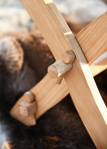 Middelalder foldestol med lædersæde