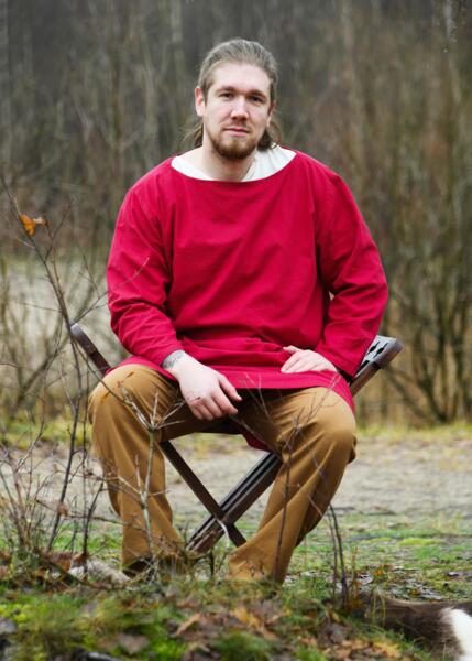 Middelalder foldestol i mangotræ