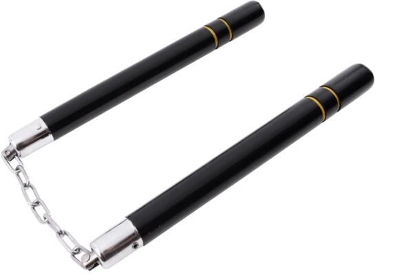 Nunchaku – træ med indgraverede