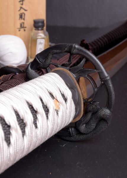 Snake Katana – håndsmedet katana i foldet stål