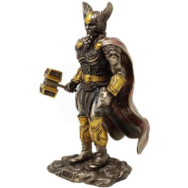 Thor Statue med Mjølner